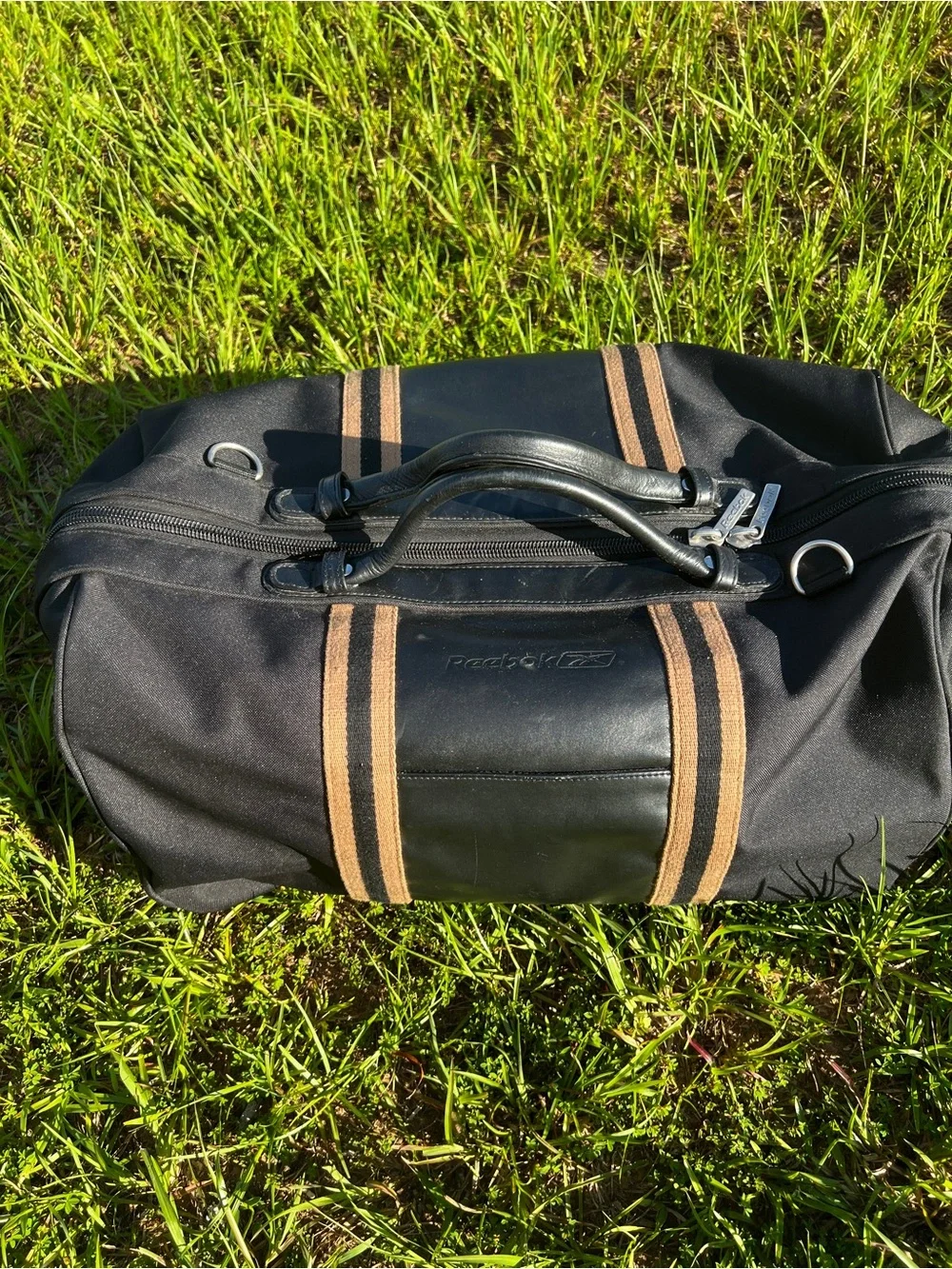 CLEAN Vintage Reebok Black Duffle Bag Carry Luggage Sports